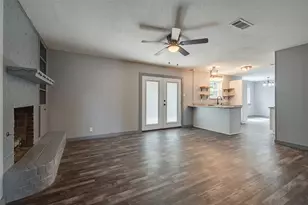 1710 Brooks Dr, Arlington, TX 76012 - Photo 6