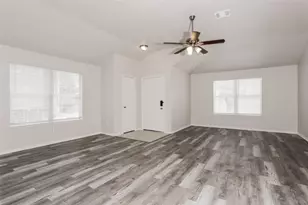 213 Prairie Gulch Dr, Fort Worth, TX 76140 - Photo 8