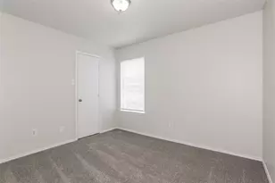 213 Prairie Gulch Dr, Fort Worth, TX 76140 - Photo 12