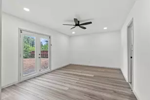 326 Bluebonnet Trail, Garland, TX 75043 - Photo 12