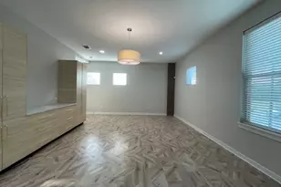 622 Hemphill St, Fort Worth, TX 76104 - Photo 6