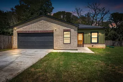 3202 Lowland Drive, Granbury, TX 76048 - Photo 2