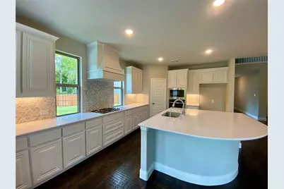 400 Devonshire Drive, Greenville, TX 75401 - Photo 10