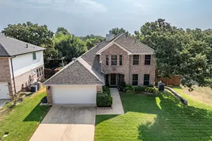 736 Thousand Oaks Dr, Lake Dallas, TX 75065 - Photo 2