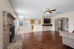 736 Thousand Oaks Dr, Lake Dallas, TX 75065 - Photo 8