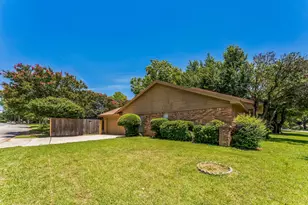 7301 Laurie Dr, Fort Worth, TX 76112 - Photo 4