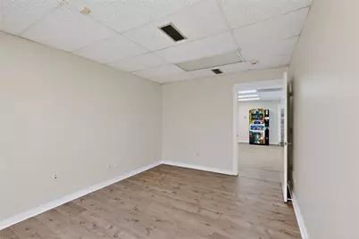 10098 Royal Lane, Dallas, TX 75238 - Photo 18