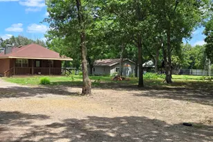 1528 Trout Rd, Hutchins, TX 75141 - Photo 1