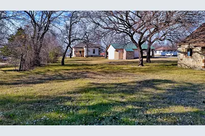 400 S Broad Street, Saint Jo, TX 76265 - Photo 24