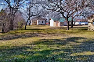 400 S Broad St, Saint Jo, TX 76265 - Photo 24