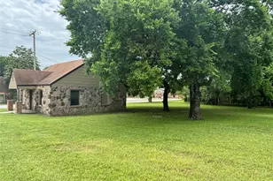 400 S Broad St, Saint Jo, TX 76265 - Photo 18