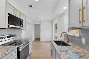 5920 Keeneland Pkwy, Dallas, TX 75211 - Photo 6