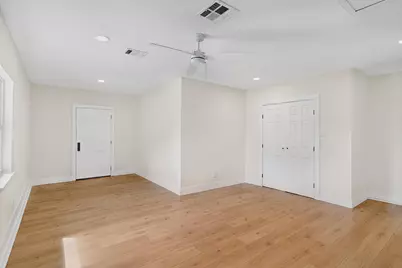 5920 Keeneland Parkway, Dallas, TX 75211 - Photo 20