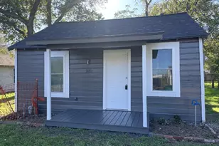 588 S Minter St, Stephenville, TX 76401 - Photo 6