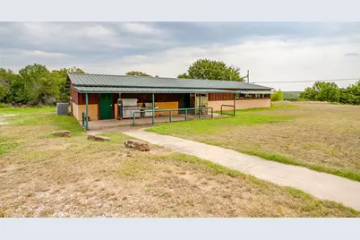 205 Pheasant Run, Sunset, TX 76270 - Photo 16