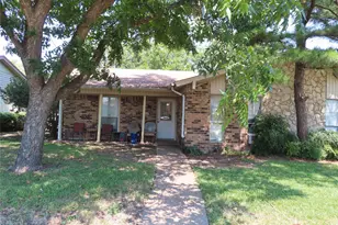2113 Vail Dr, Garland, TX 75044 - Photo 2