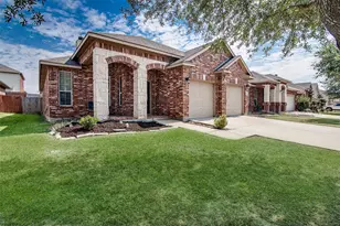 904 Sheryn Dr, Burleson, TX 76028 - Photo 2