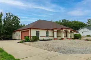 8809 Glen Hollow Dr, Fort Worth, TX 76179 - Photo 2