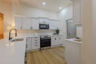 8809 Glen Hollow Dr, Fort Worth, TX 76179 - Photo 10