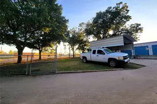 2901 Broadview Dr, Sansom Park, TX 76114 - Photo 8