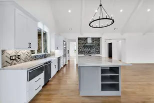 100 New Dominion Dr, Royse City, TX 75189 - Photo 2