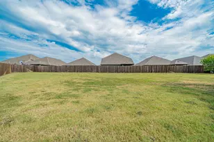 135 Meredith Dr, Fate, TX 75087 - Photo 40