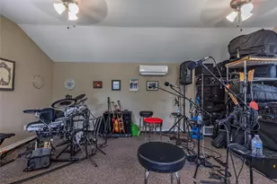 2405 Webb Ave, Greenville, TX 75402 - Photo 18