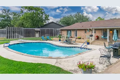 2405 Webb Avenue, Greenville, TX 75402 - Photo 12