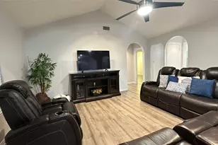 13731 Biggs St, Dallas, TX 75253 - Photo 6