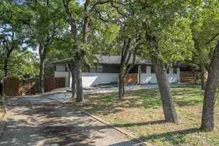 5917 Yosemite Dr, Fort Worth, TX 76112 - Photo 4