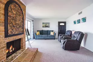 388 Driftwood Ct, Azle, TX 76020 - Photo 4