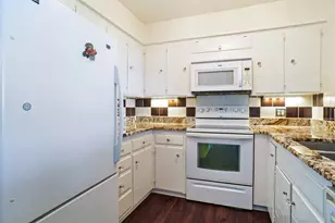 388 Driftwood Ct, Azle, TX 76020 - Photo 8