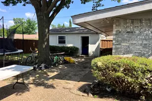 402 Duke St, Garland, TX 75043 - Photo 10