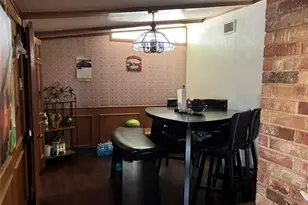 402 Duke St, Garland, TX 75043 - Photo 8