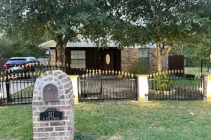 311 E 9th St, Ferris, TX 75125 - Photo 2