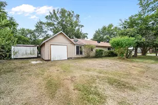 101 S Runnels Ave, Streetman, TX 75859 - Photo 28
