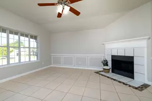 511 Hollyberry Dr, Mansfield, TX 76063 - Photo 14