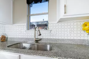 511 Hollyberry Dr, Mansfield, TX 76063 - Photo 8