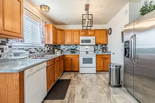 2355 Summit Ln, Dallas, TX 75227 - Photo 6