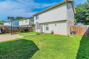 2355 Summit Ln, Dallas, TX 75227 - Photo 30