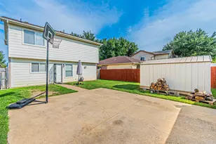 2355 Summit Ln, Dallas, TX 75227 - Photo 32