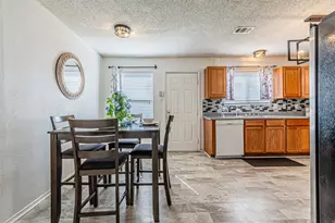 2355 Summit Ln, Dallas, TX 75227 - Photo 6