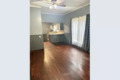 410 S Preston Street, Wolfe City, TX 75496 - Photo 10