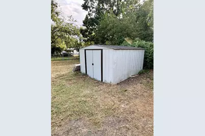 410 S Preston Street, Wolfe City, TX 75496 - Photo 28