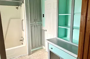 410 S Preston St, Wolfe City, TX 75496 - Photo 24