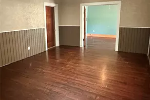 410 S Preston St, Wolfe City, TX 75496 - Photo 6