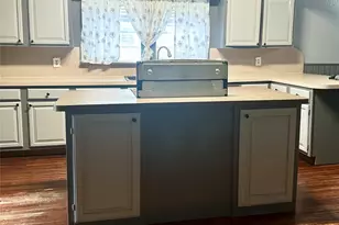 410 S Preston St, Wolfe City, TX 75496 - Photo 8