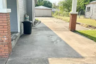 410 S Preston St, Wolfe City, TX 75496 - Photo 4