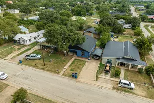 805 E Williams St, Breckenridge, TX 76424 - Photo 24