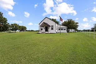 100 Sanders Ln, Collinsville, TX 76233 - Photo 2